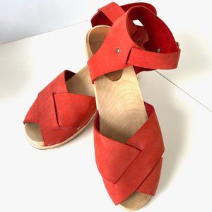 Bryr Clogs Emma Cross Toe Mid Heel Size 41 / 11 in Poppy Leather